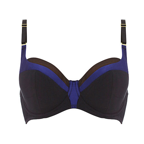 all undone lingerie on X: A flash of Willa bra, courtesy of a